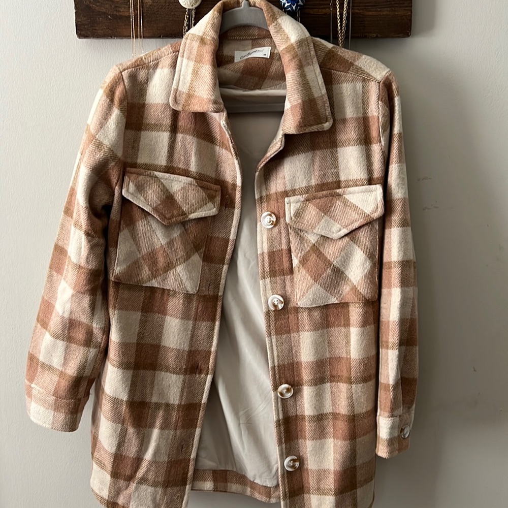 Carly Jean Los Angeles shacket